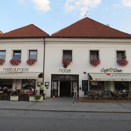 Hotel Cesky Dvur Beroun  Exterior photo