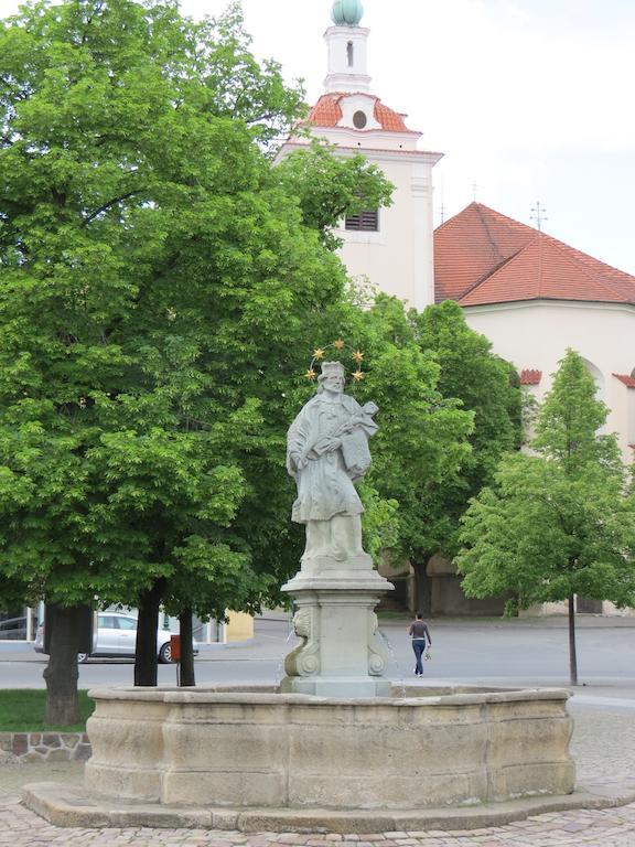 Hotel Cesky Dvur Beroun  Exterior photo